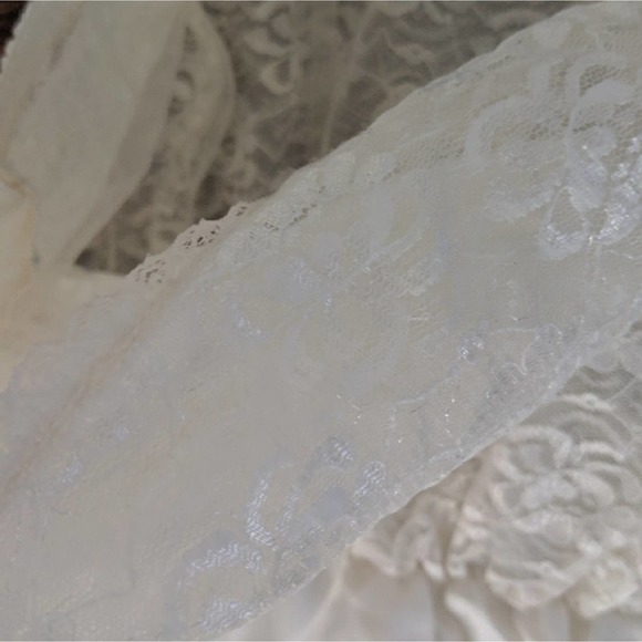 ⭐ Vintage 1970s Circa 2000 Silky Cream Teddy Medium Lace Made in USA - Picture 5 of 8